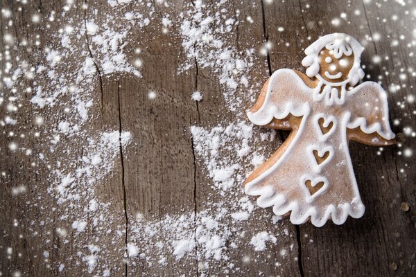 Ange de pain d épice de Noël avec glaçage blanc