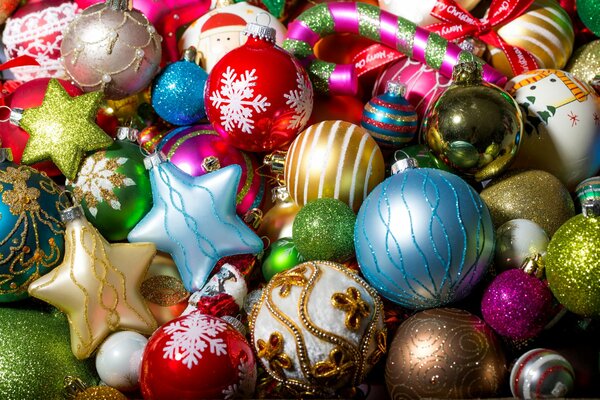 Palle di Natale e stelle per la decorazione