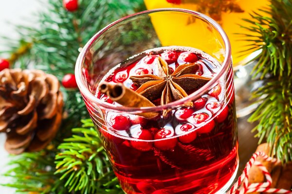 Vino caliente para Navidad con especias