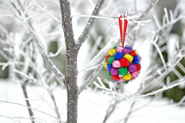 Giocattolo di Natale appeso all albero di Natale