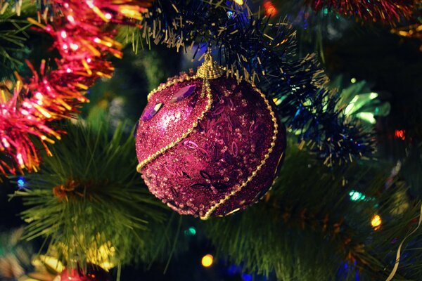 Questo è ciò che il nostro albero di Natale è tutto in palline di cracker