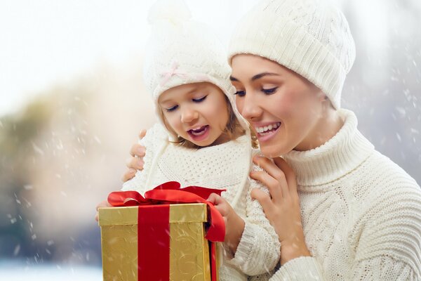 A los niños les encanta la Navidad, ya que los milagros ocurren en Navidad