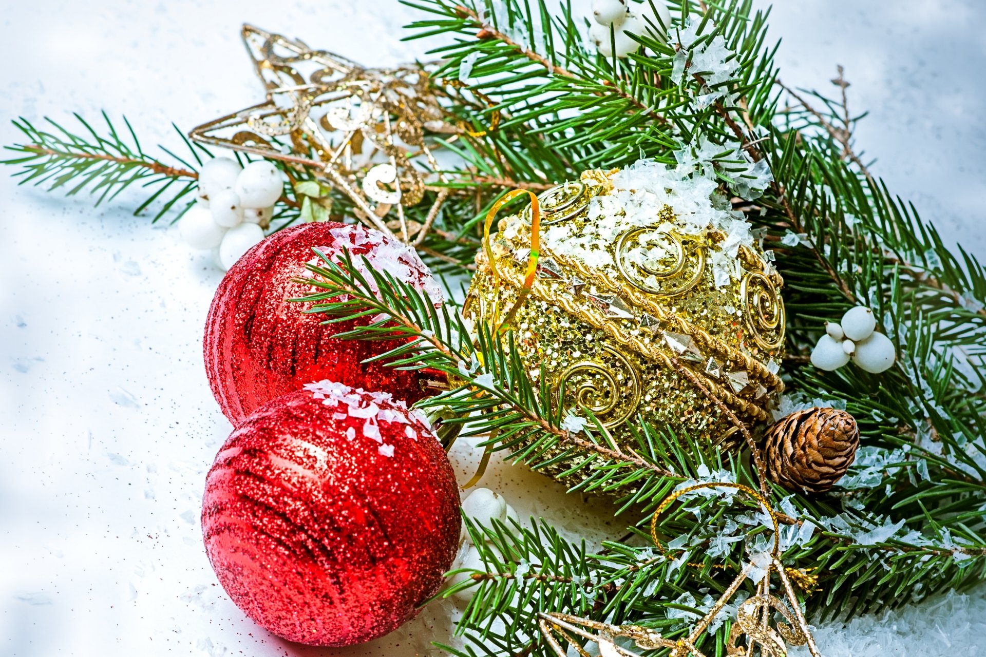 juguetes árbol de navidad año nuevo bolas bolas rojo oro estrellas abeto rama cono año nuevo navidad