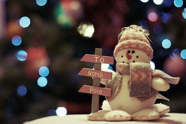 Jouet mignon de bonhomme de neige en rose