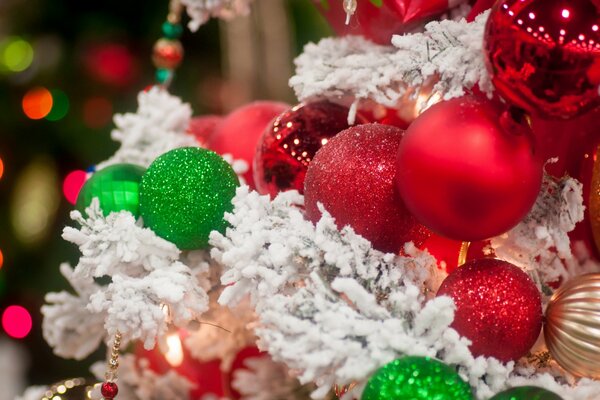 Christmas tree toys - balls