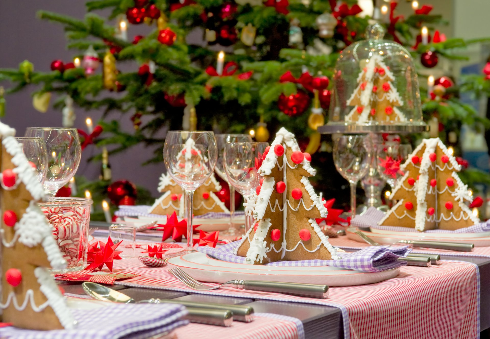 tavolo capodanno cotto dolce decorazione elegante albero di natale