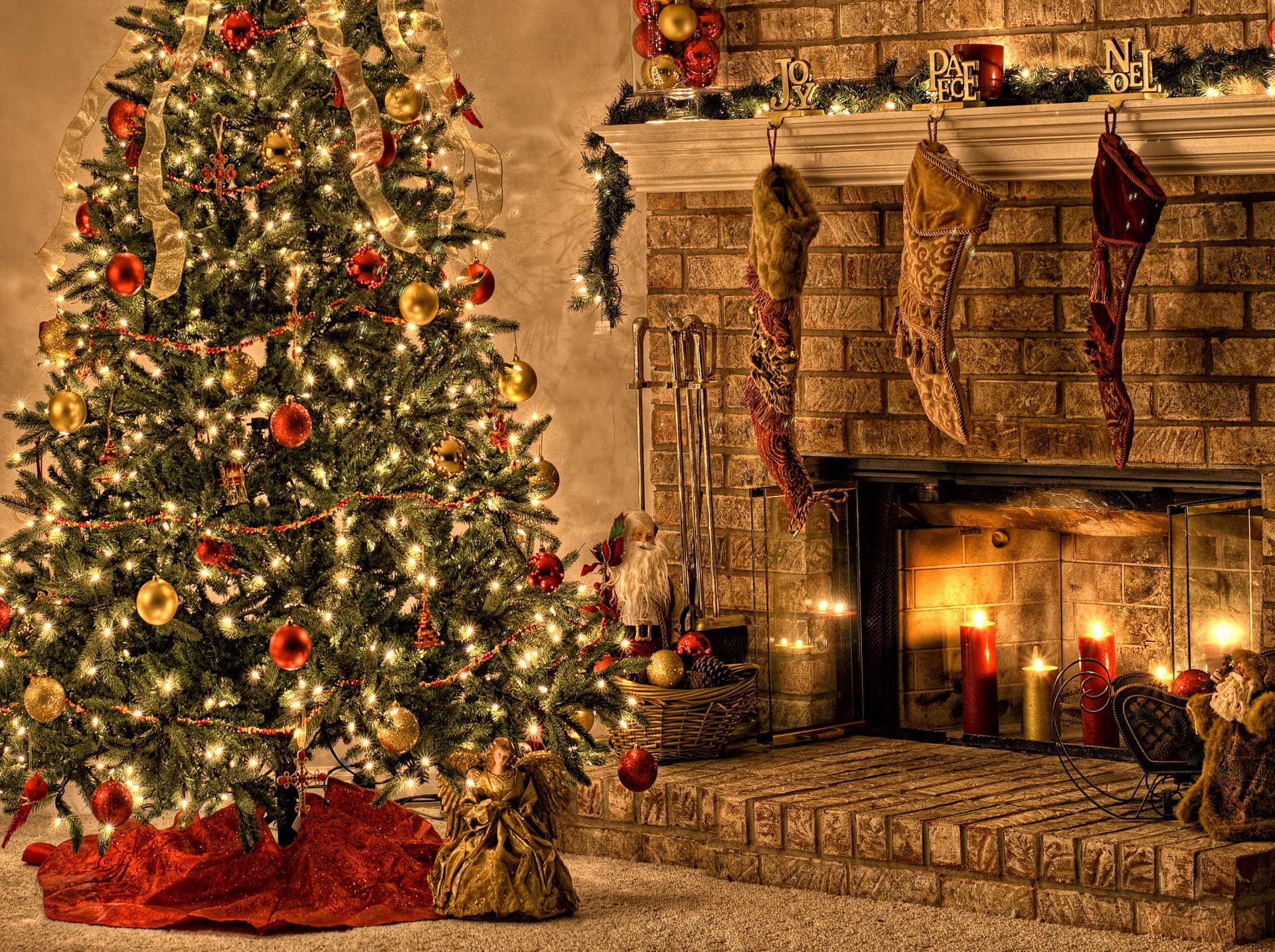 inscription joie du monde de noel papier peint coloré lumières ange père noël père noël cheminée bougies décoration