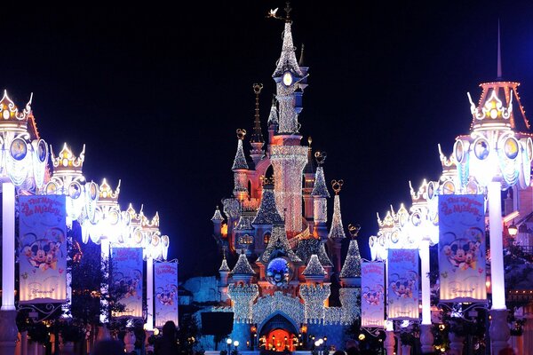 Disneyland París en luces de Navidad