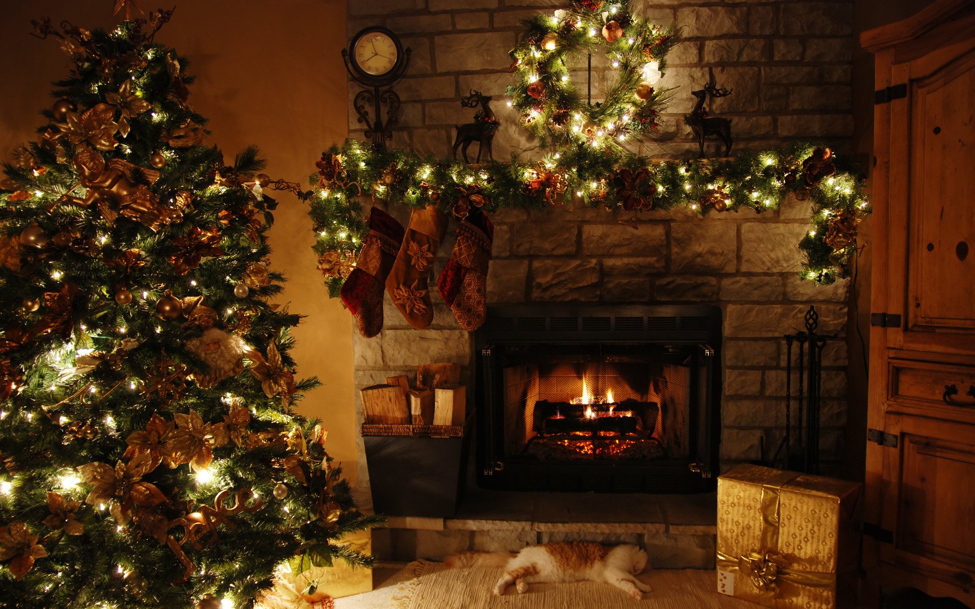 vacanza casa camino albero di natale decorazione