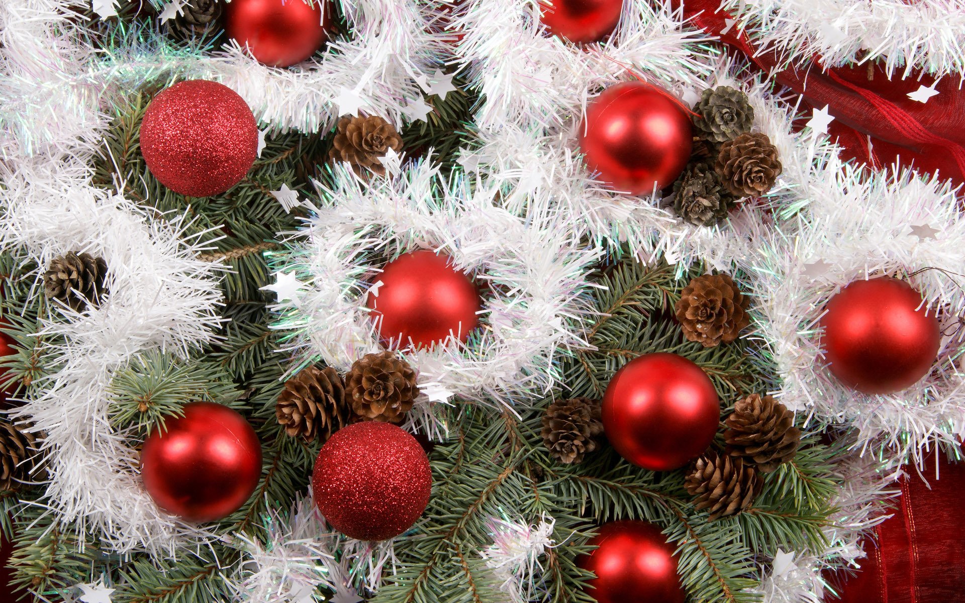 jouets boules cônes arbre de noël vacances. c est noël