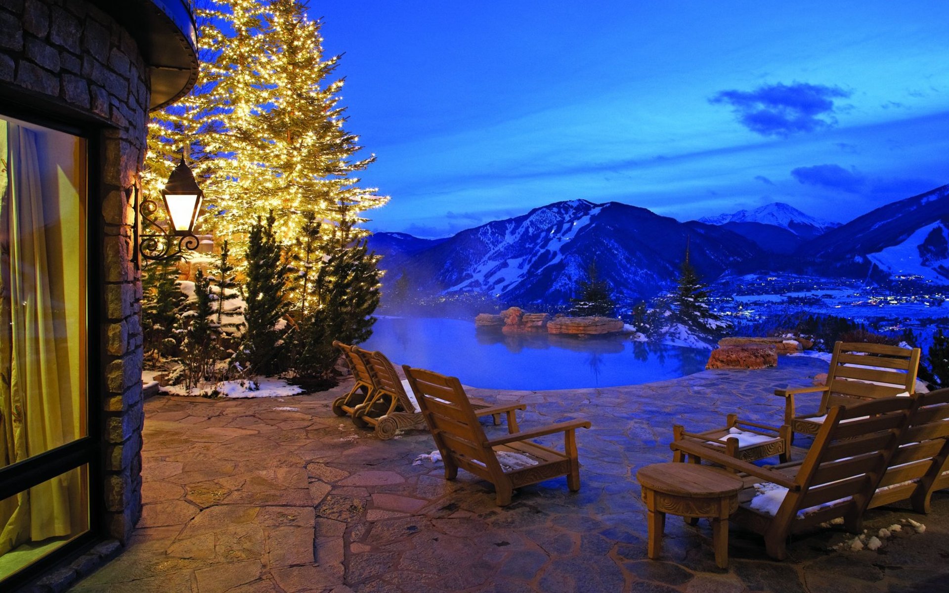 aussicht winter lichter schnee villa haus hotel veranda abend laterne möbel wasser pool berge natur schöne aussicht winter