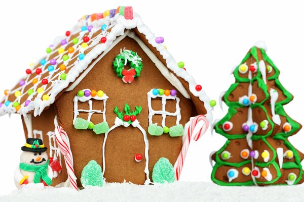 Christmas gingerbread, a house and a Christmas tree