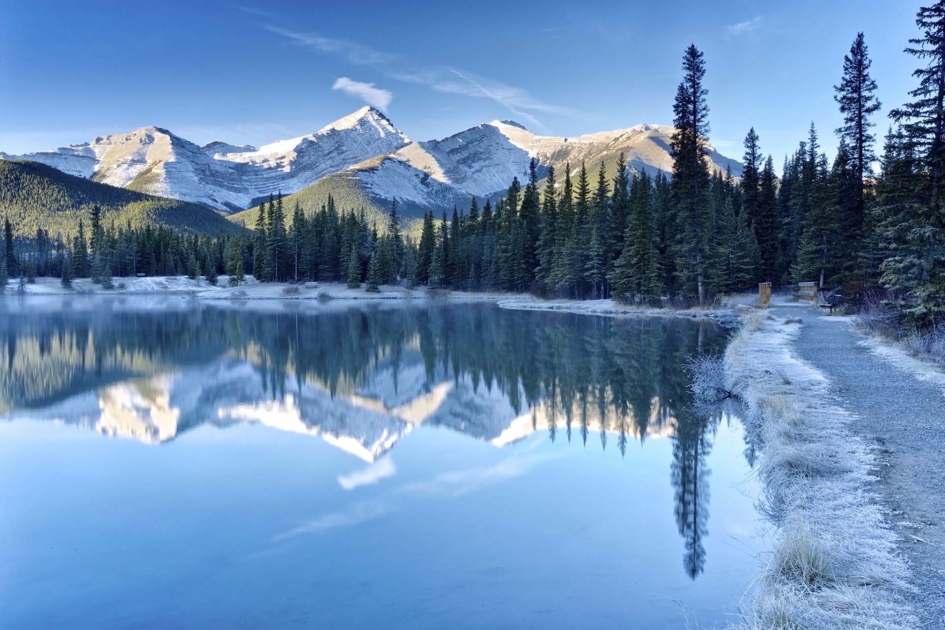 canadá alberta lagos kananaskis montañas cielo bosque árboles invierno nieve paisaje