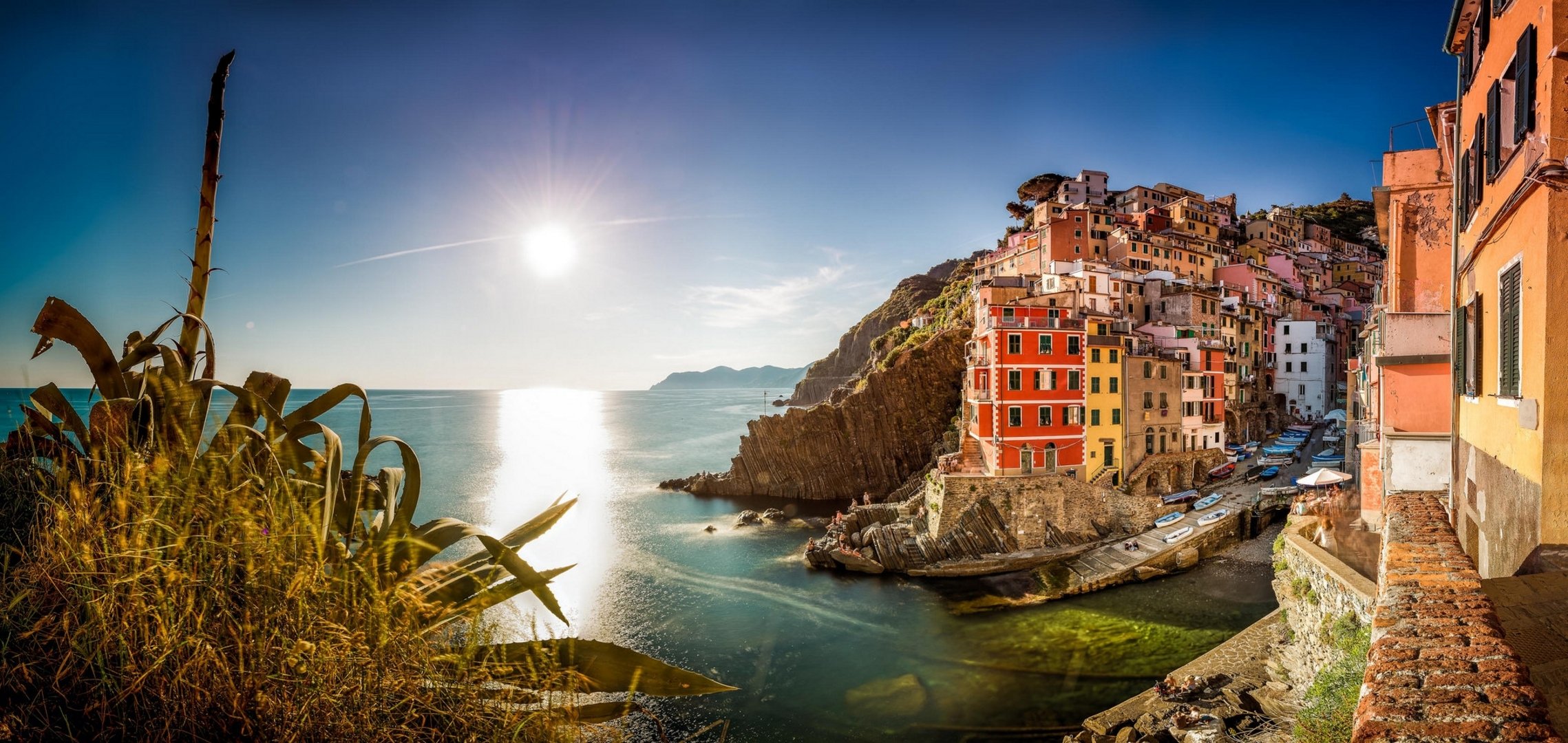 riomaggiore cinque terre liguria italia mar de liguria cinque terre mar edificios panorama