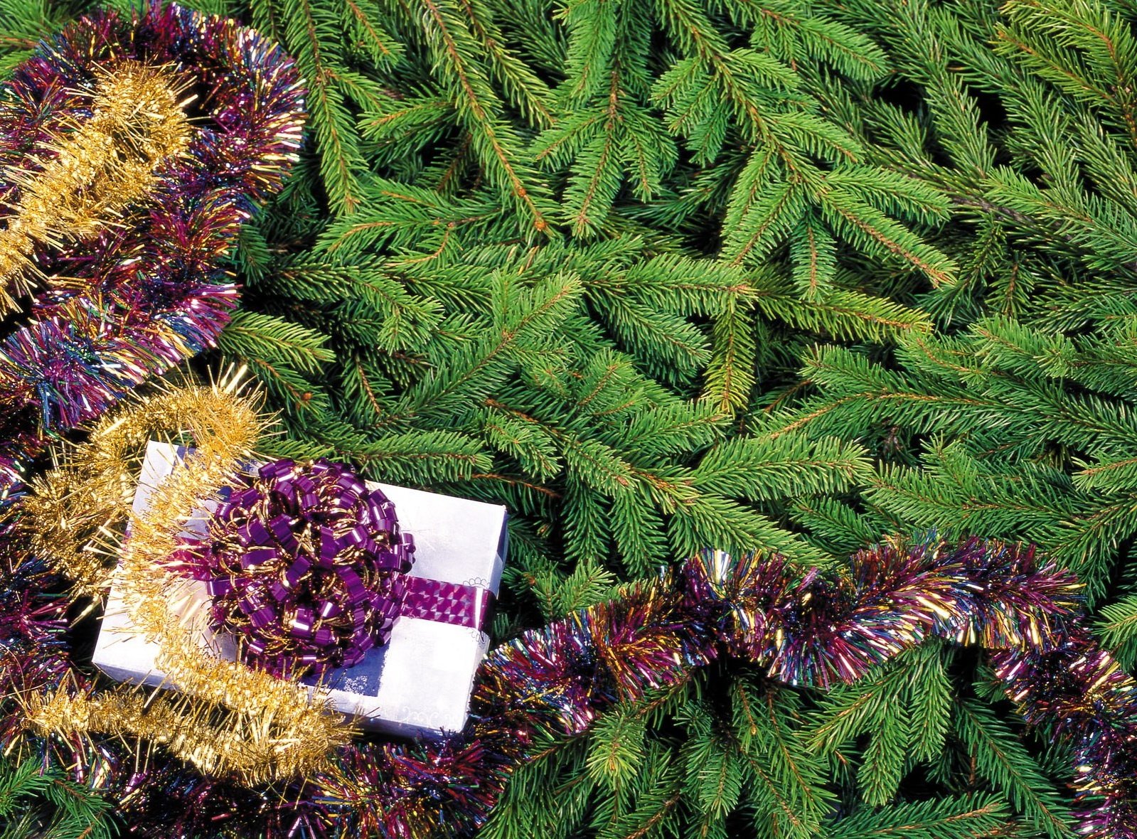 árbol de navidad oropel regalo vacaciones año nuevo