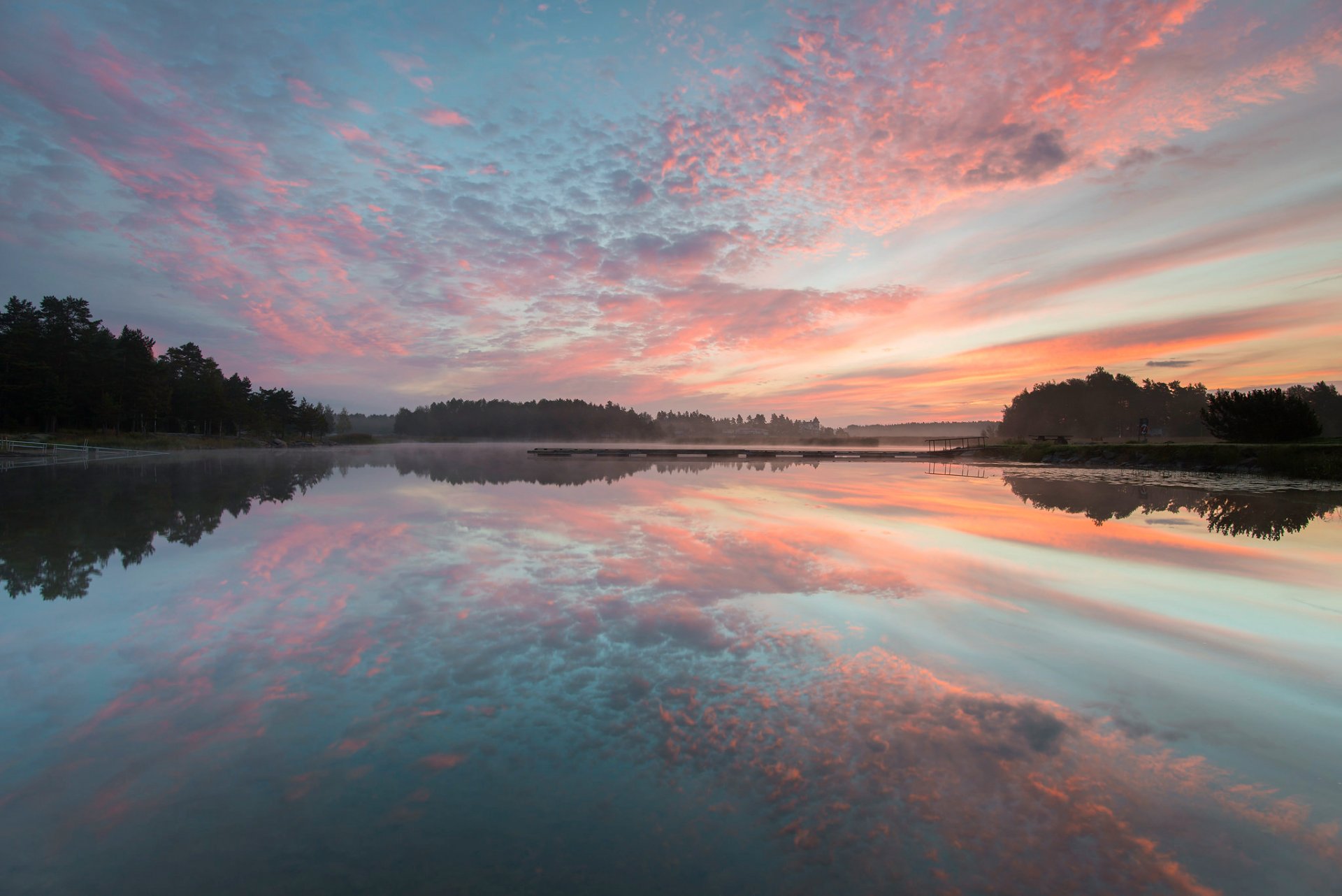 szwecja karlstad skutberget jesień niebo chmury jezioro