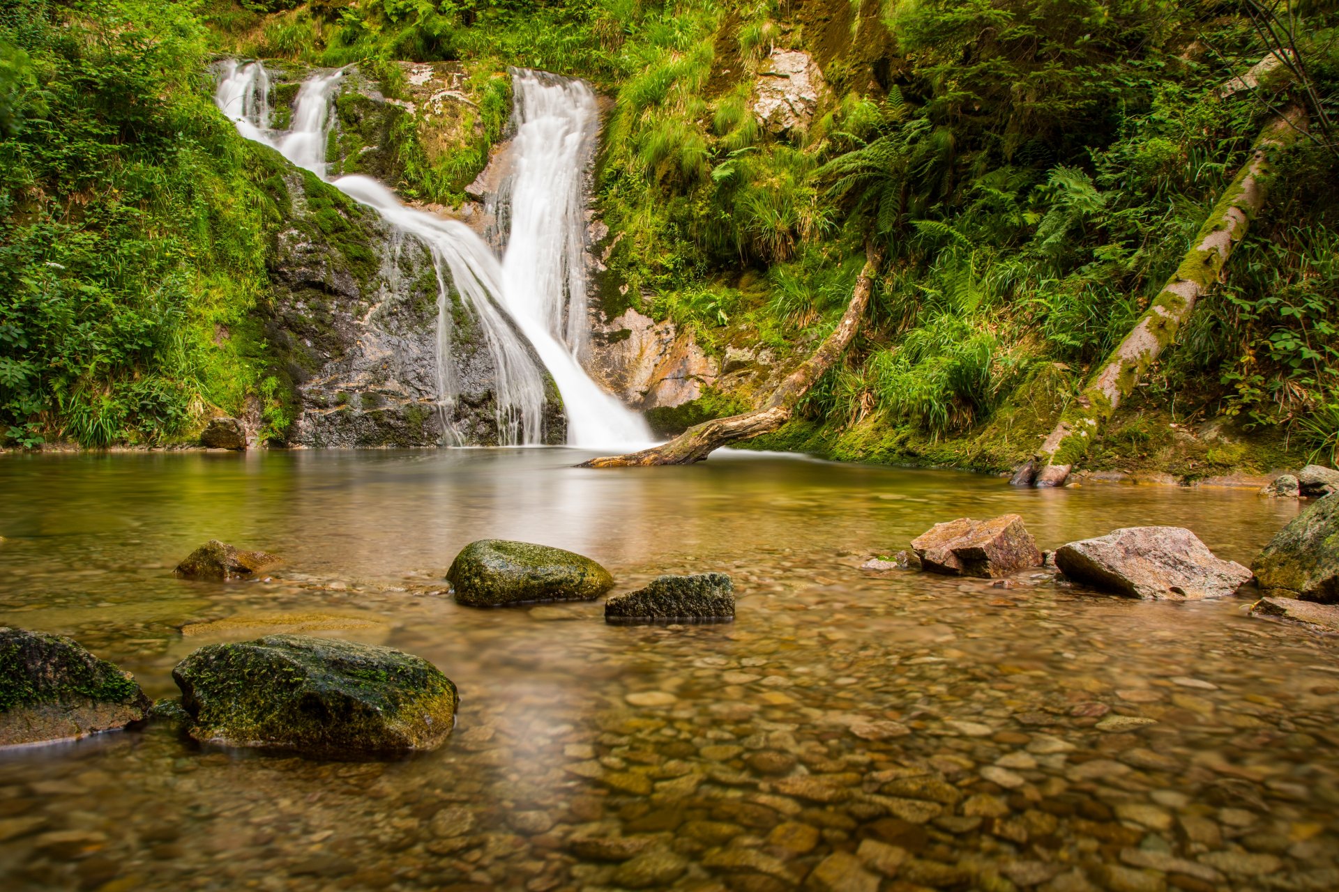 all saints cascadas bosque negro río lirbach baden-württemberg alemania cascada de todos los santos selva negra baden-württemberg cascada cascada río piedras