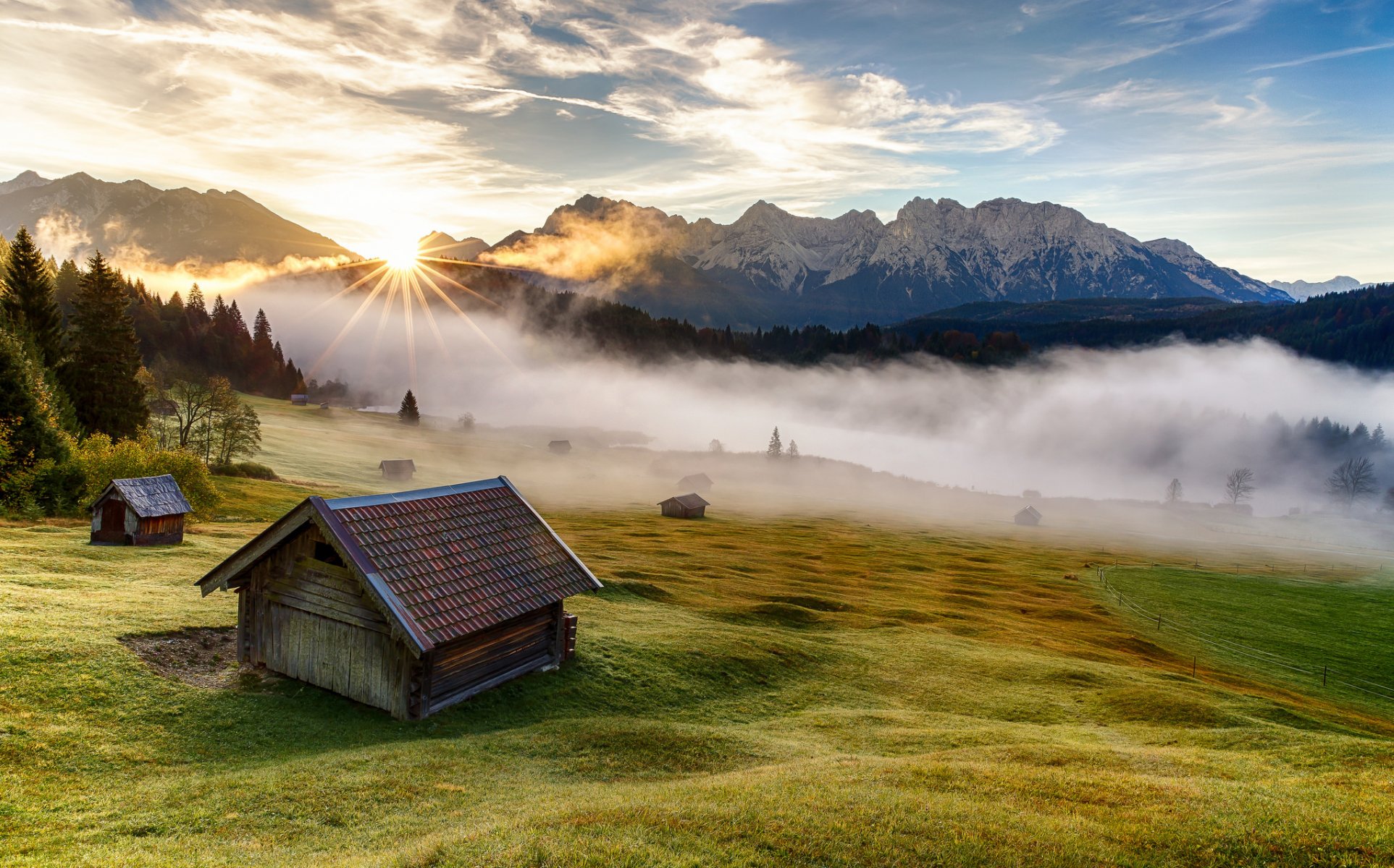 baviera alemania montañas casa mañana niebla árboles hierba naturaleza