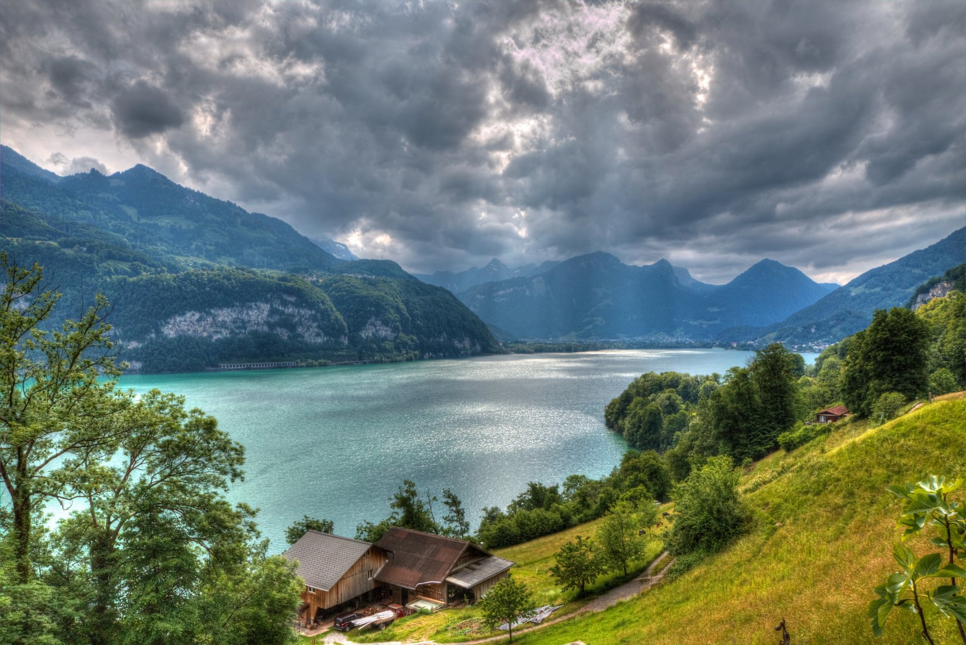 озеро walensee альпы швейцария озеро валензе озеро горы дома деревья облака