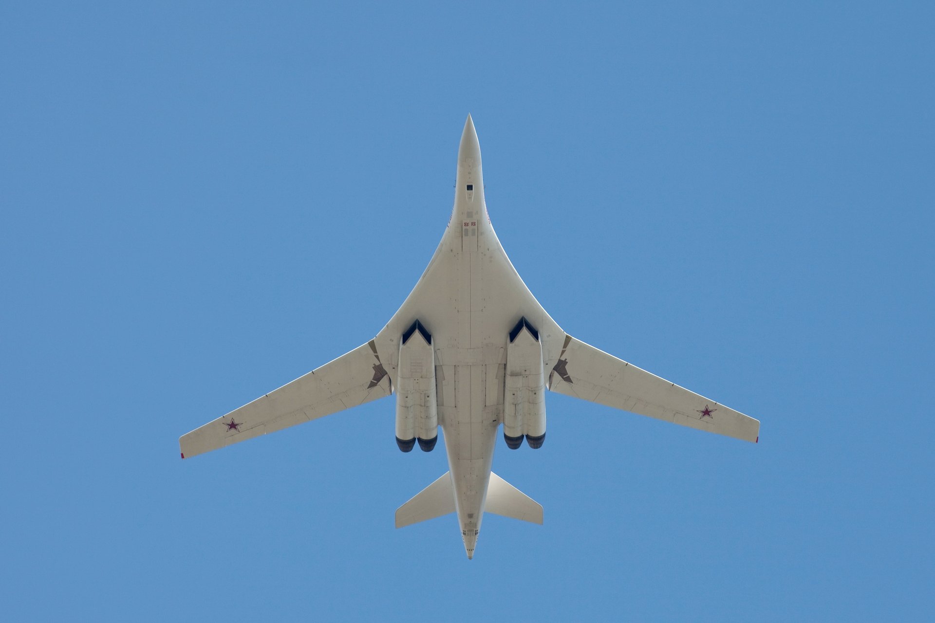 tu-160 juego cisne blanco ruso supersónico estratégico bombardero fuerza aérea de rusia