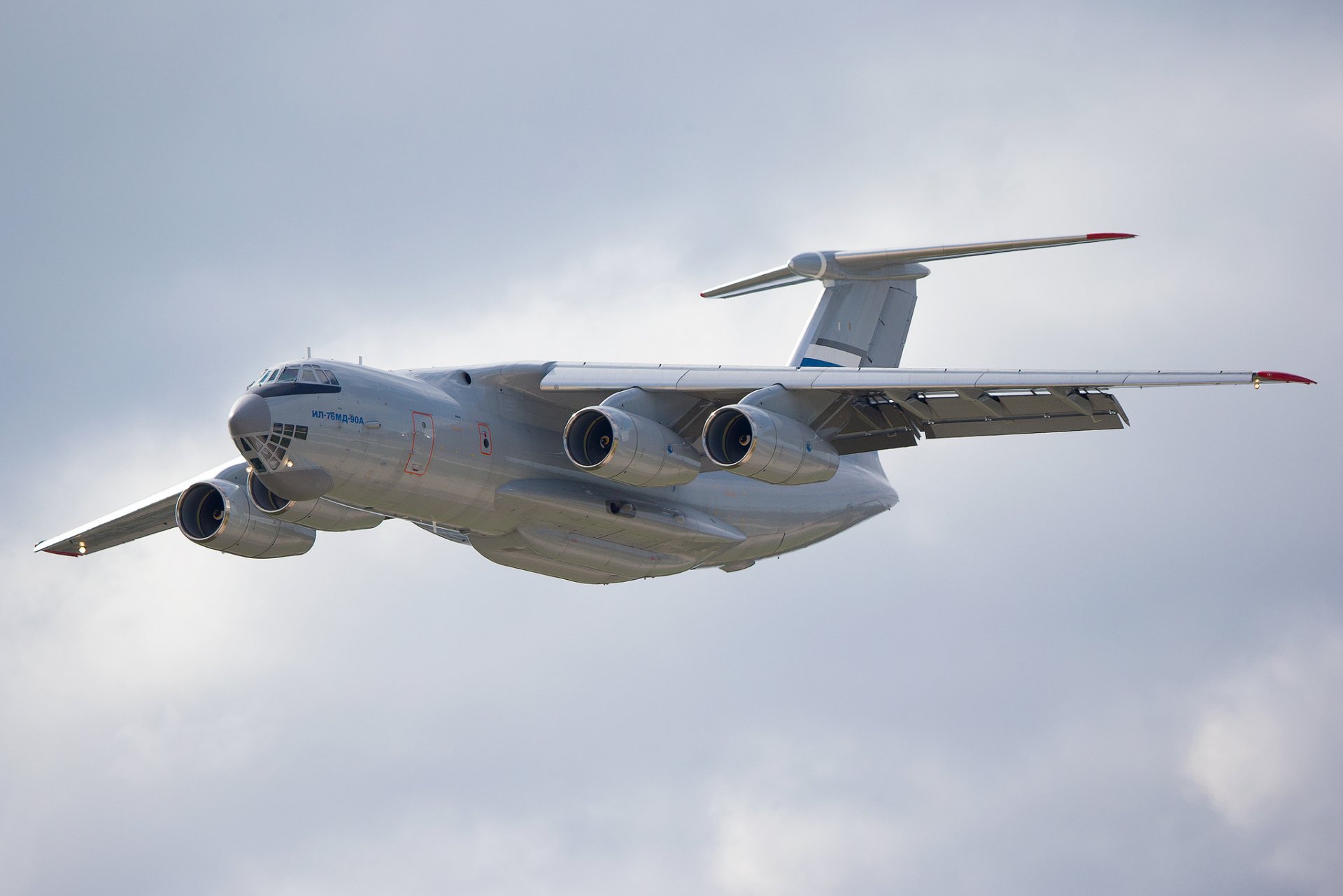 il-76md rosyjski ciężki wojskowy samolot transportowy lot