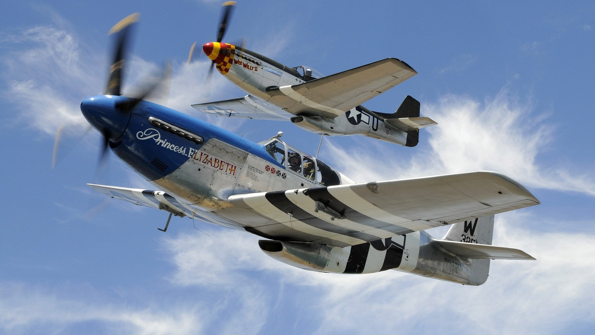 p-51 mustang amérique du nord avion combattant pilote ciel nuages inscription