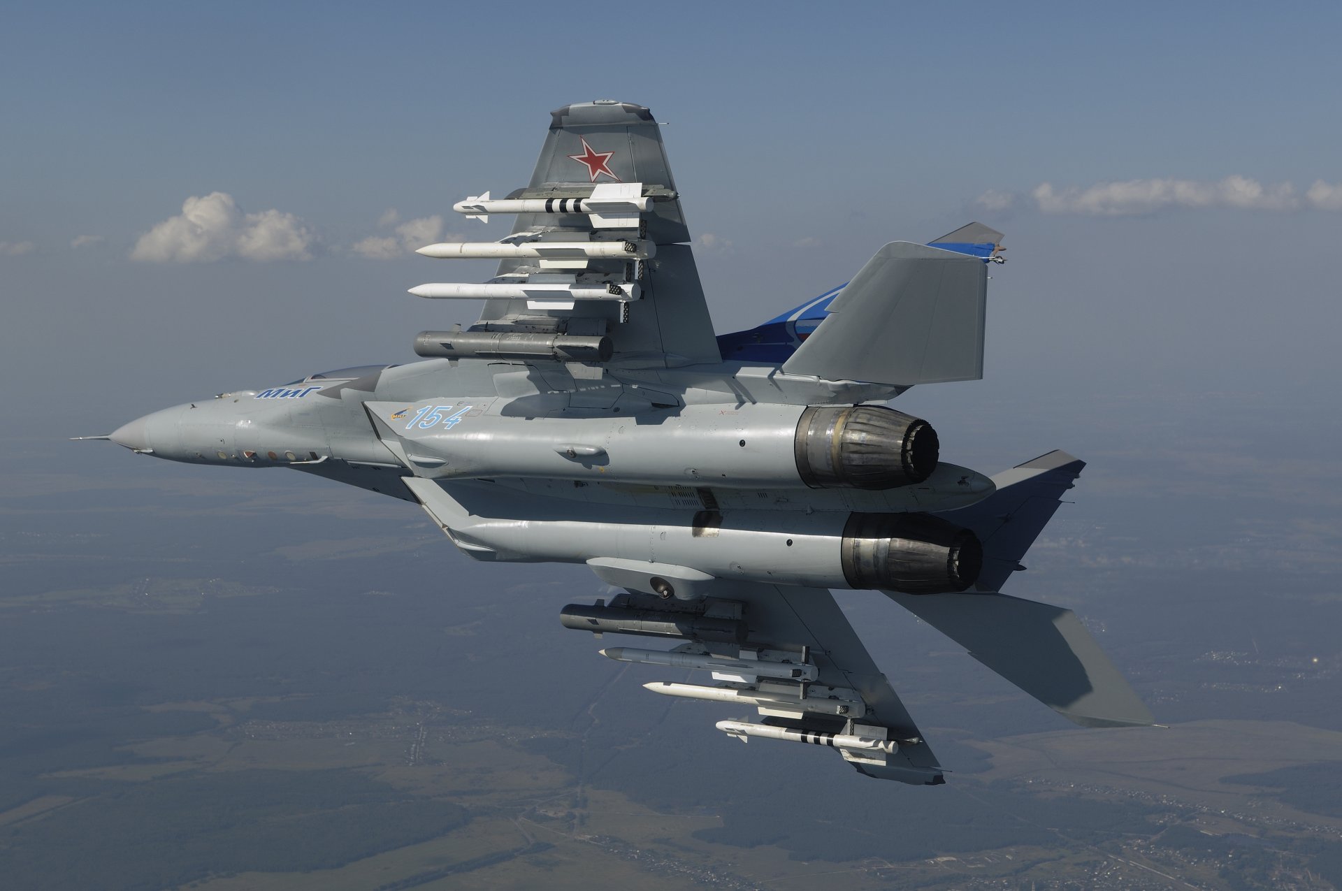 ciel avion mig-35 combattant dévers