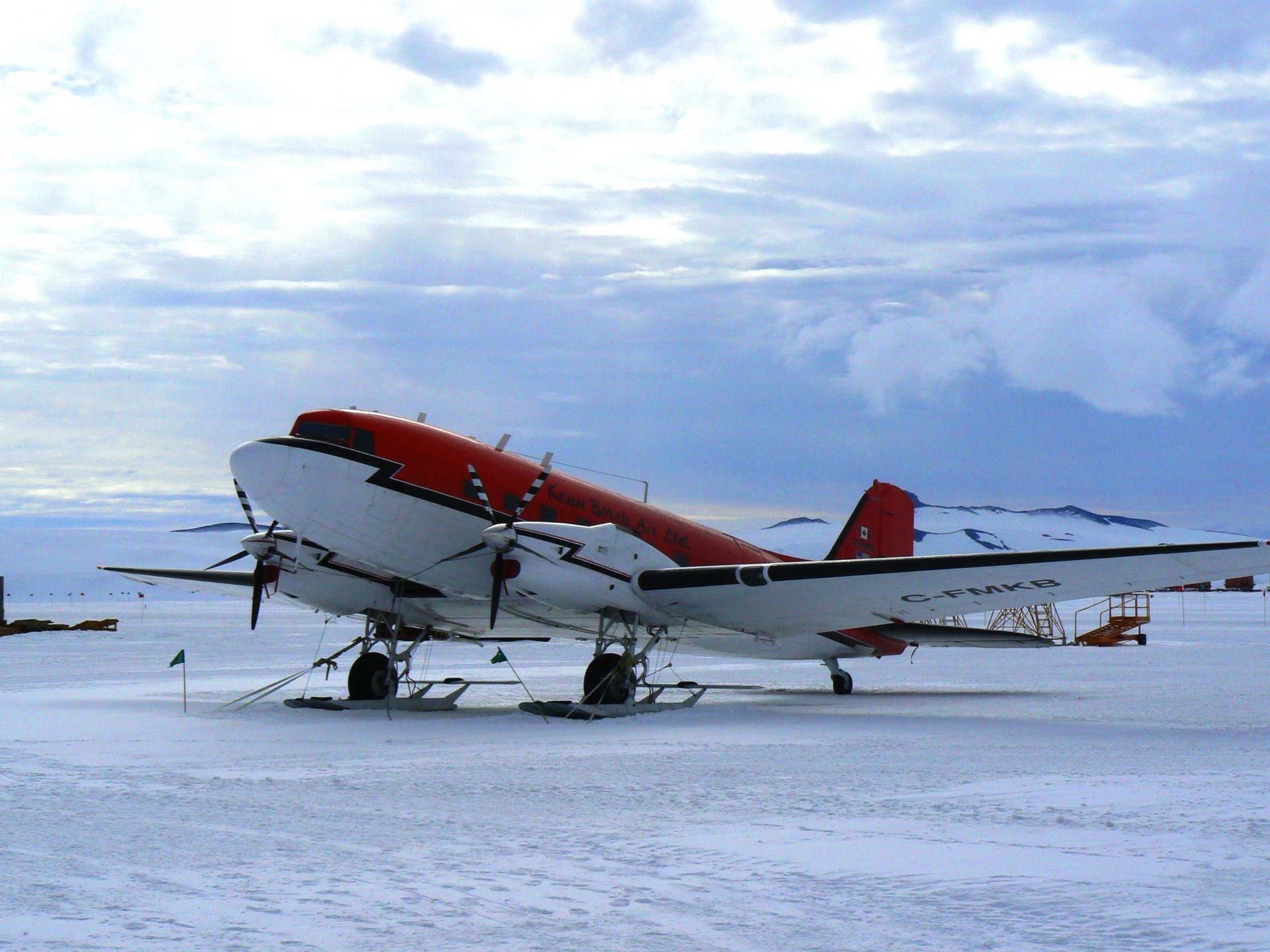 winter snow airport douglas dc-3 douglas dc-3 american short-haul transport plane skiing sky cloud