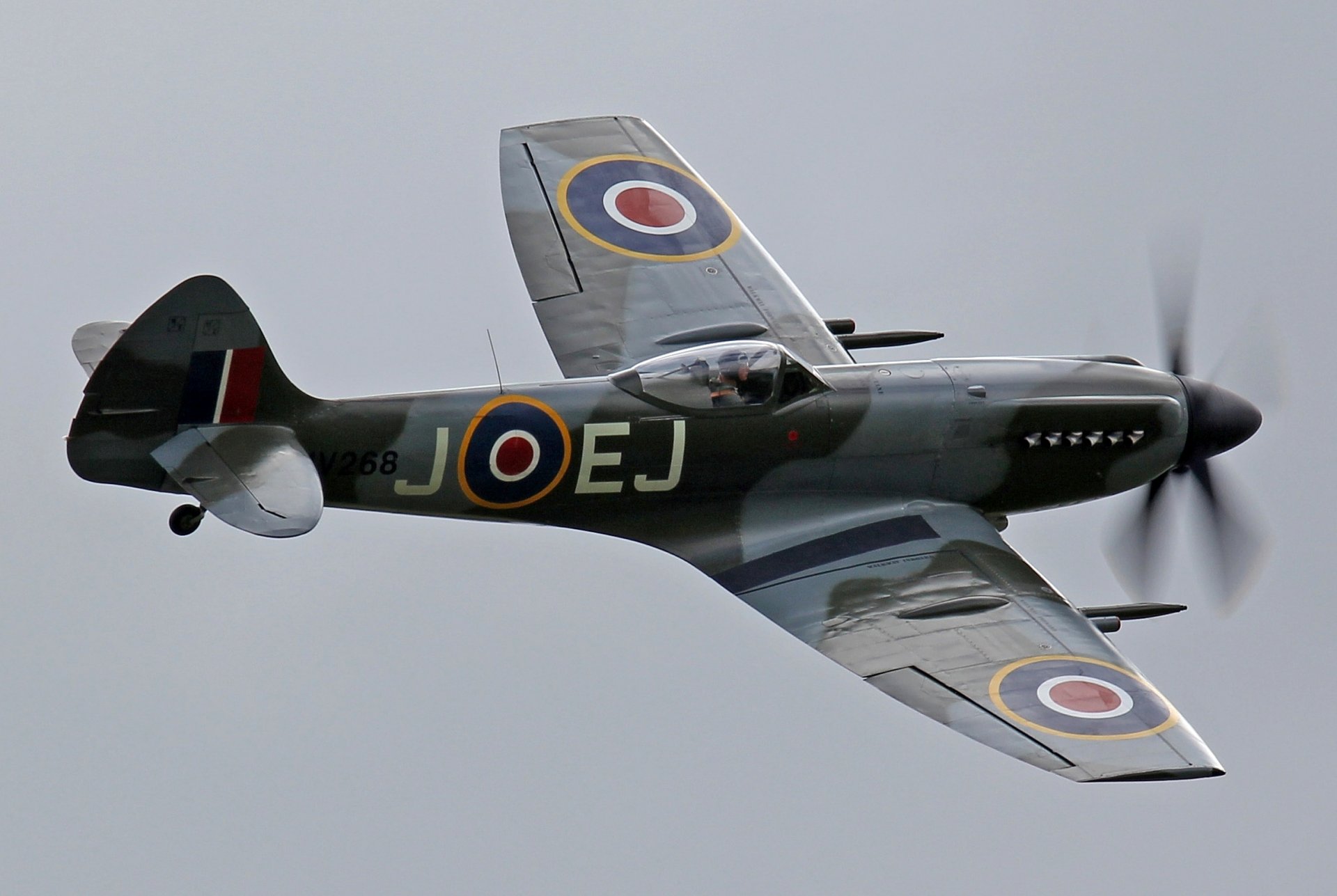 sky supermarine spitfire mk . xiv britannique monomoteur combattant ww2