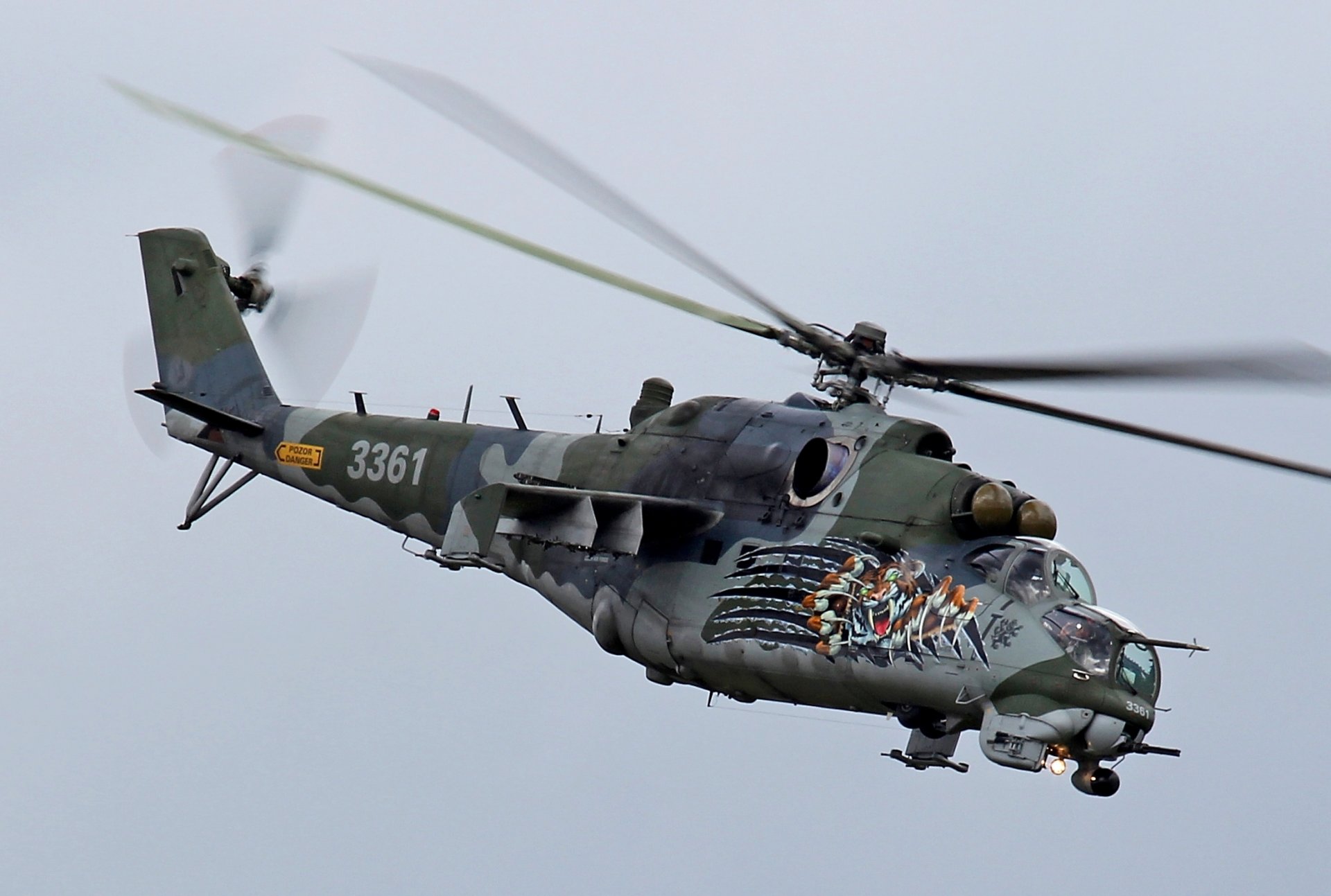 niebo mi-35 m śmigłowiec transportowo-bojowy czeskie siły powietrzne