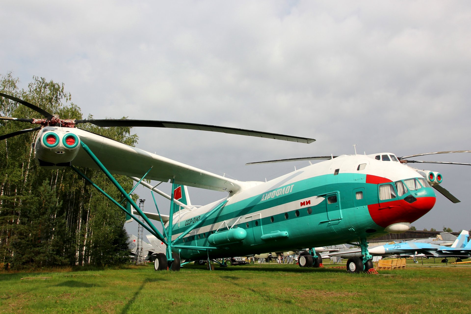 v - 12 mi-12 homero pesado de carga helicóptero soviético museo central de la fuerza aérea monino rusia