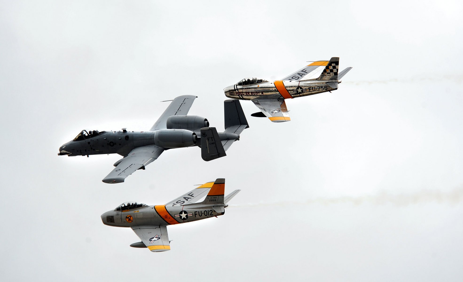 f-86 sabres a-10 thunderbolt ii flanken piloten