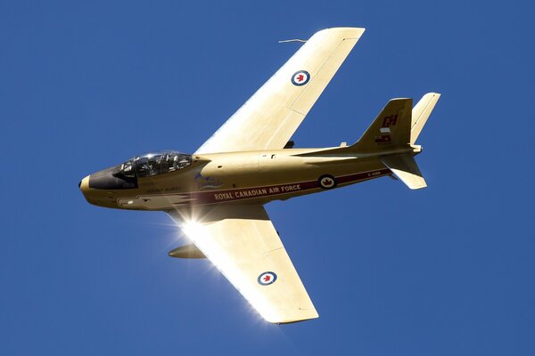 Volo del jet da combattimento Canadair