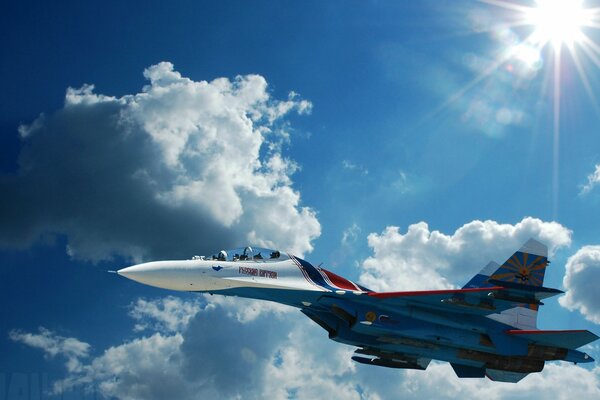 Chasseur su 27 aviation russe dans le ciel