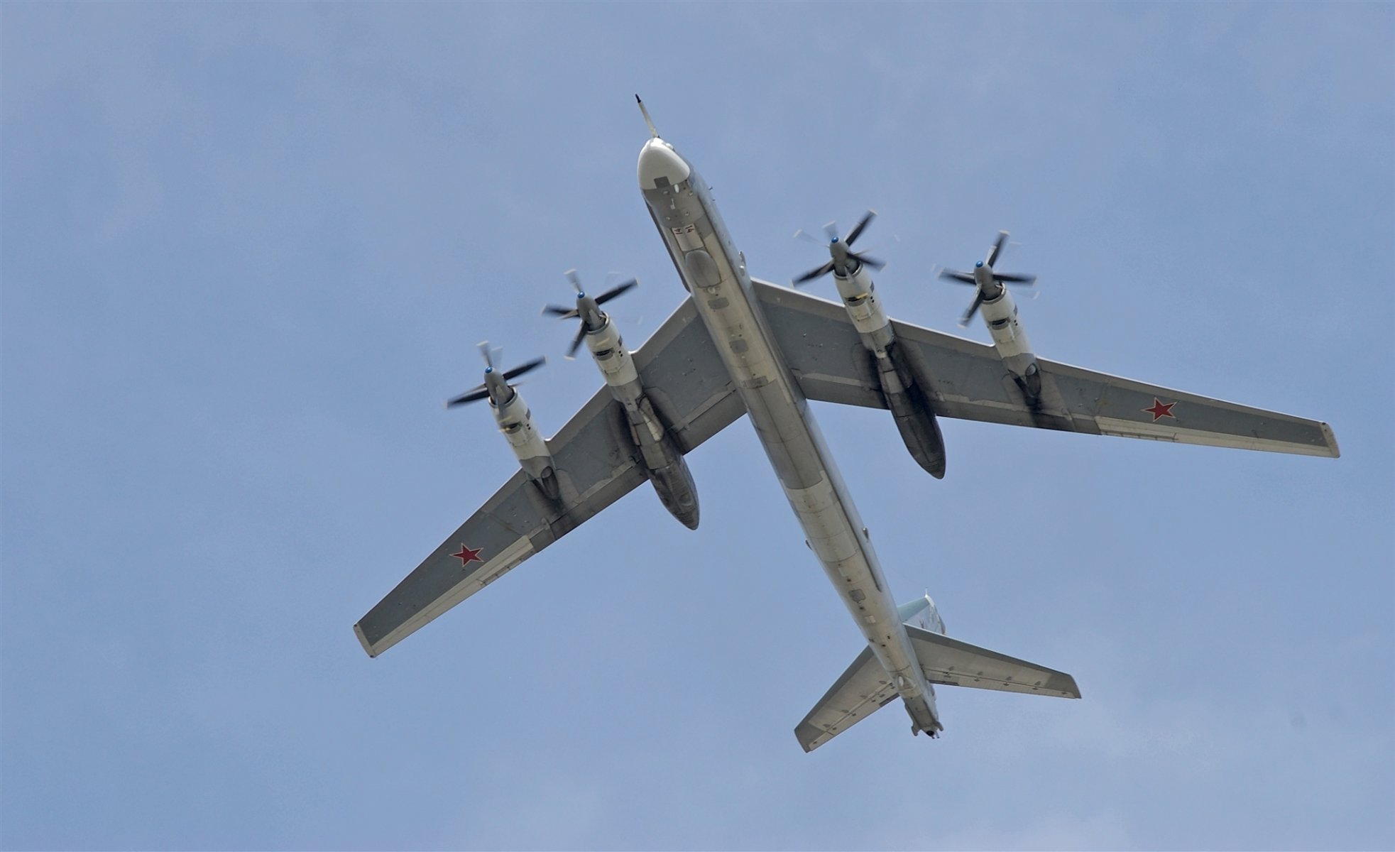 aviación de largo alcance fuerza aérea rusa tu-95ms cielo