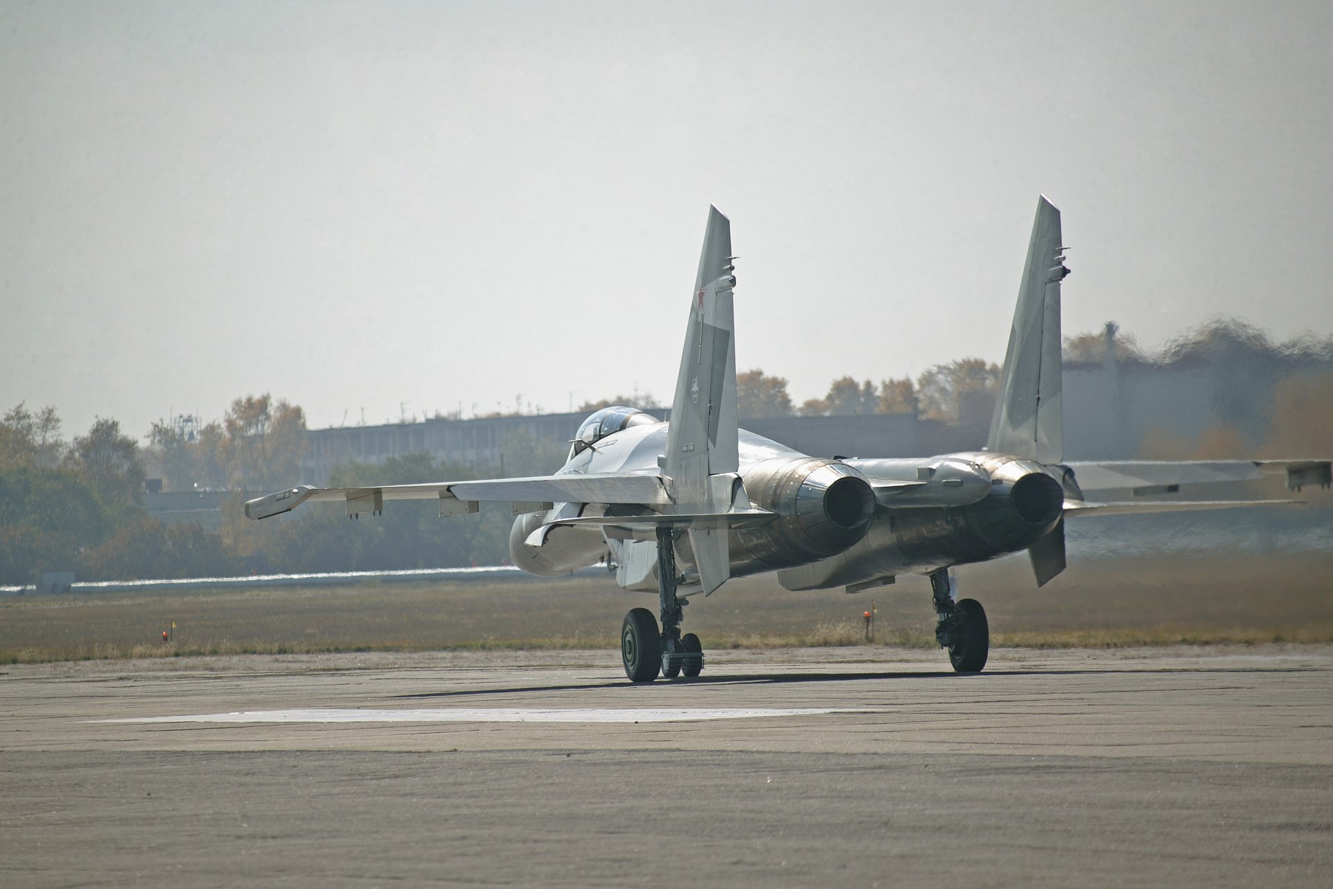 su 35 atterrato motori pista