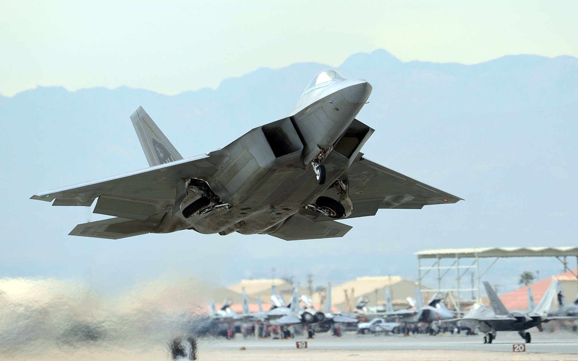 f-22 raptor aereo arma