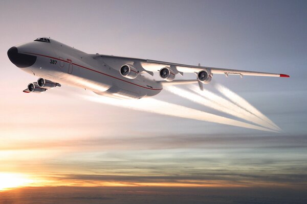 Ein Jetflugzeug in den Himmel fliegen und die Sonne untergehen