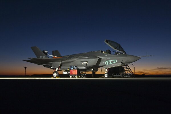 Wallpaper, new weapons, f - 35 aircraft, night airfield