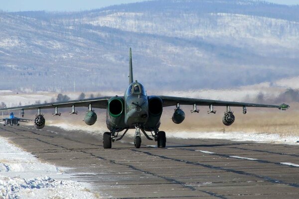 Mig-29 auf der Landebahn