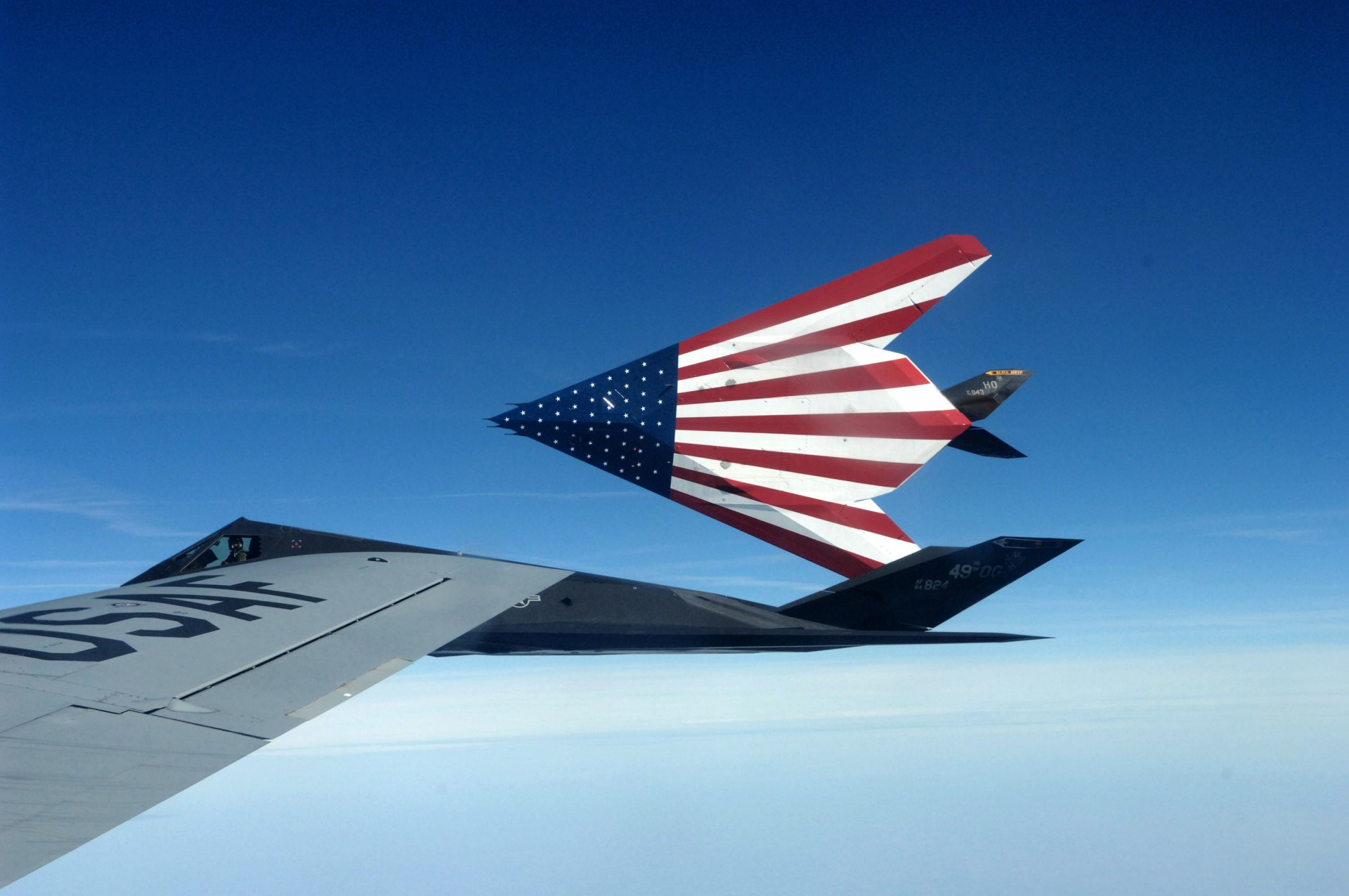 f-117 faucons de la nuit avion furtif drapeau américain