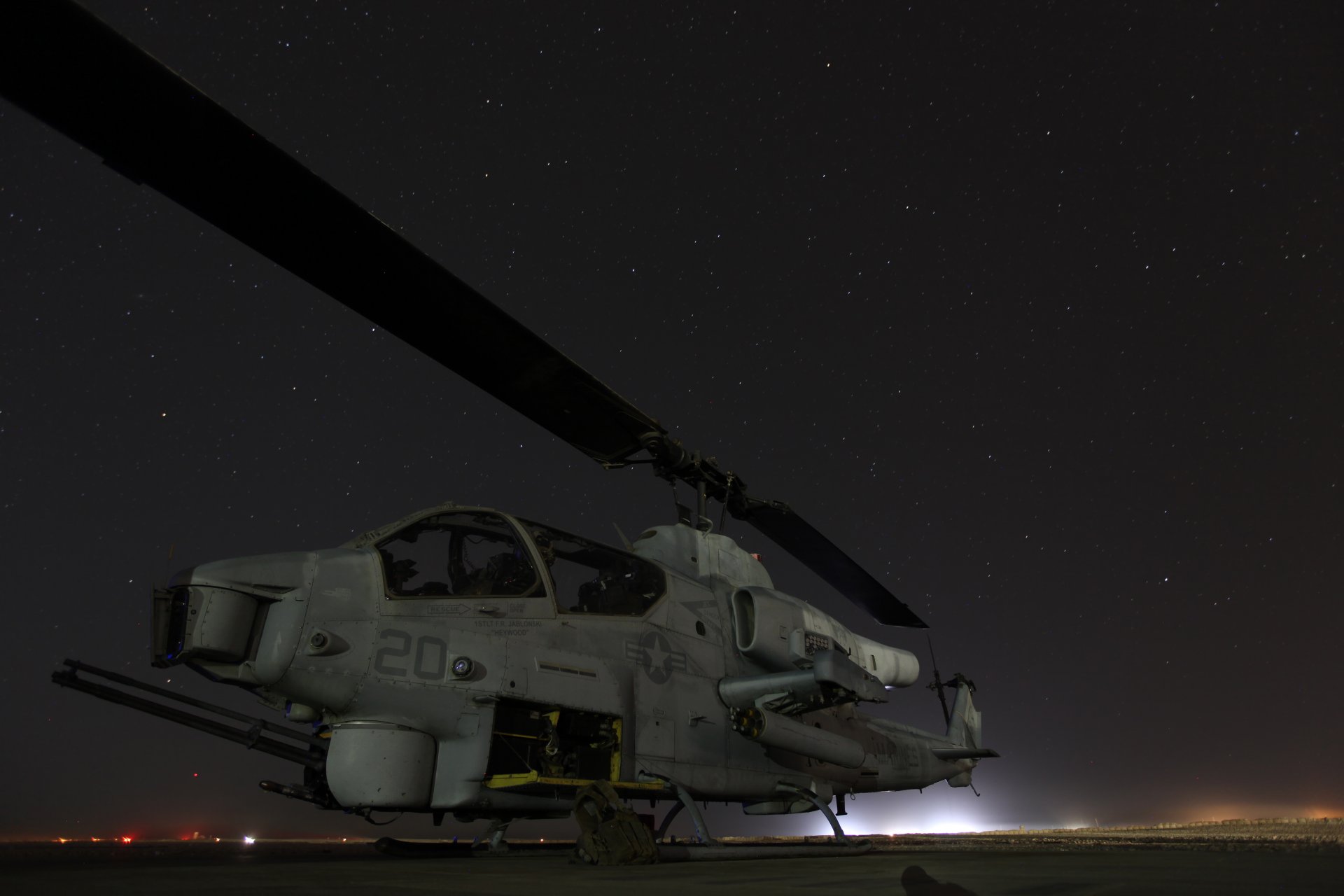 ah-1w cobra helicopter sky