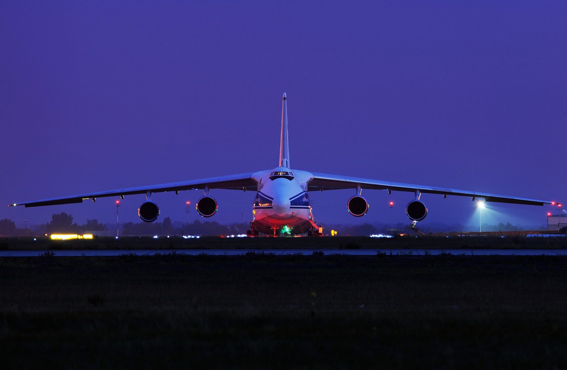 an-124-100 ruslan trasporti