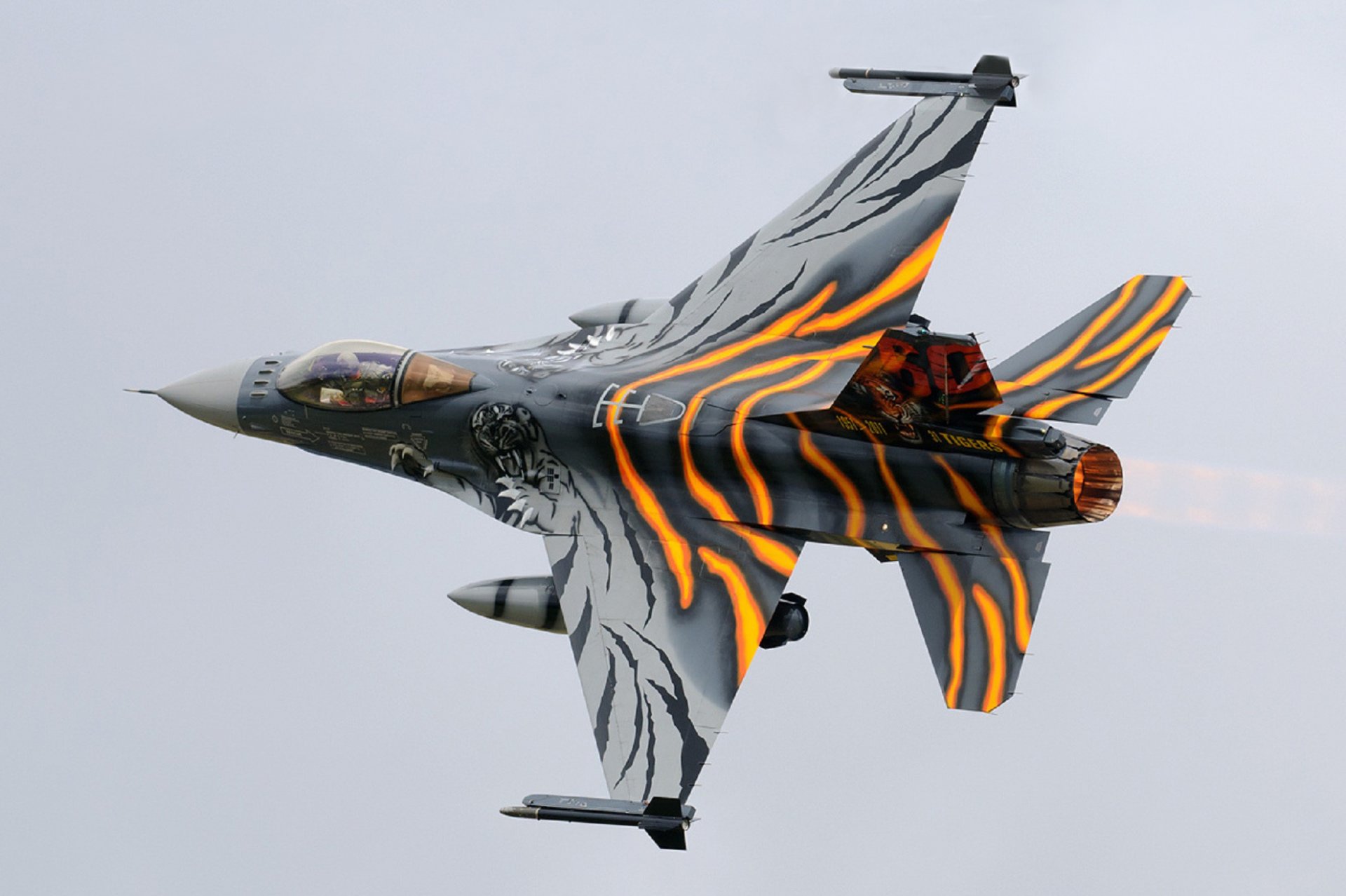 f-16am fighting falcon querneigung kampfflugzeug