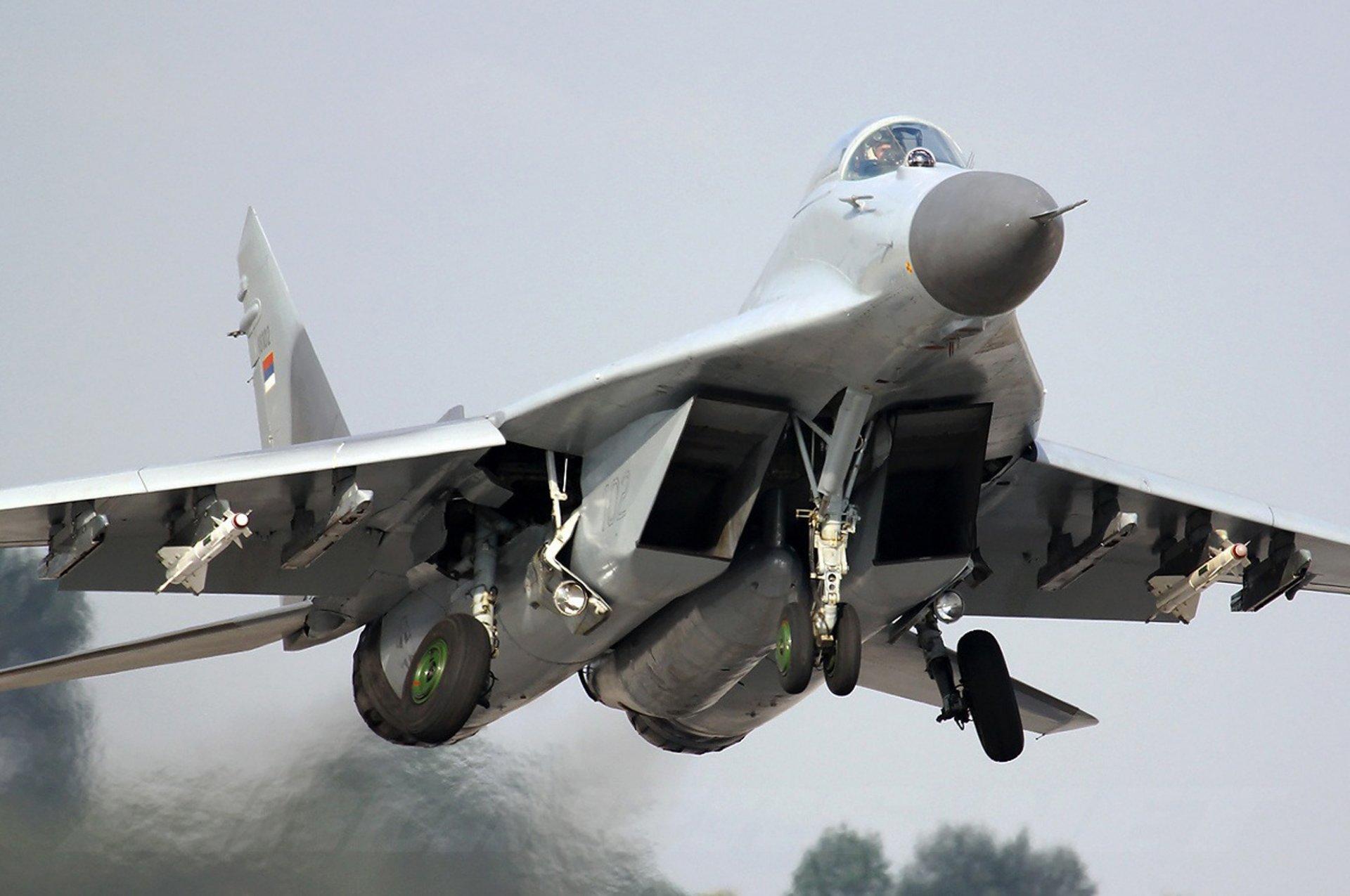 mig-29 avión caza despegue