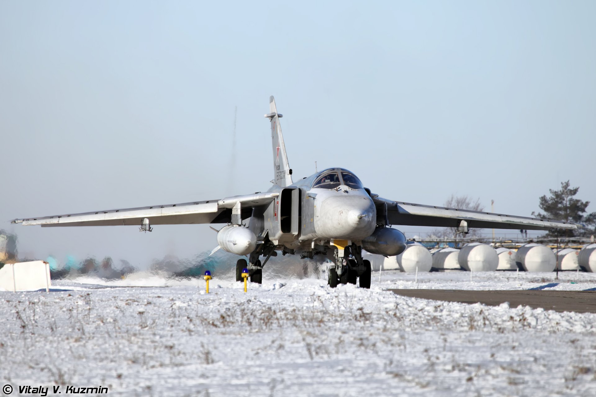 su-24 bombardero de primera línea sukhoi okb fuerza aérea de rusia