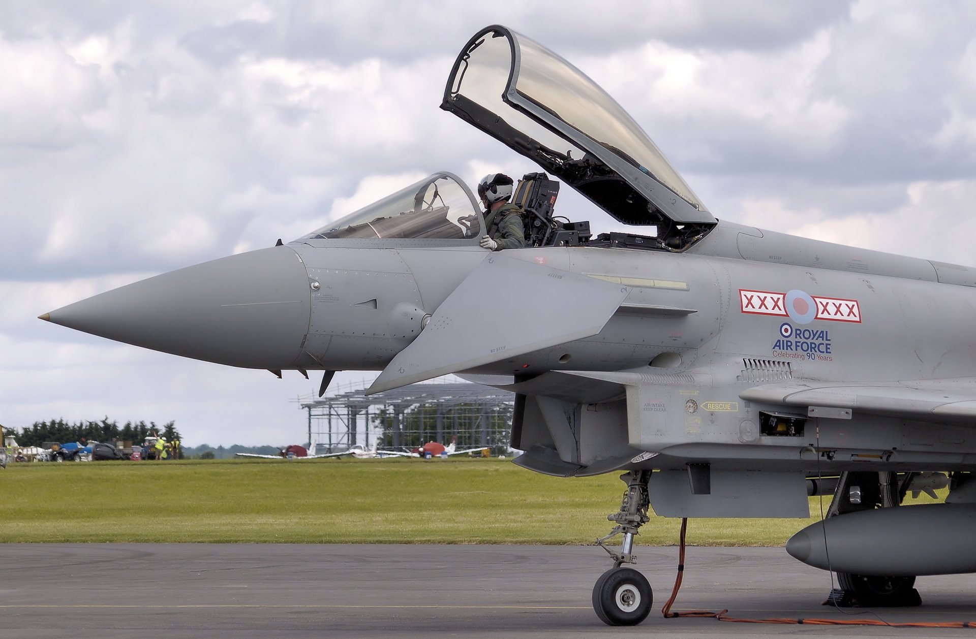 eurofighter typhoon kampfflugzeug britische luftwaffe