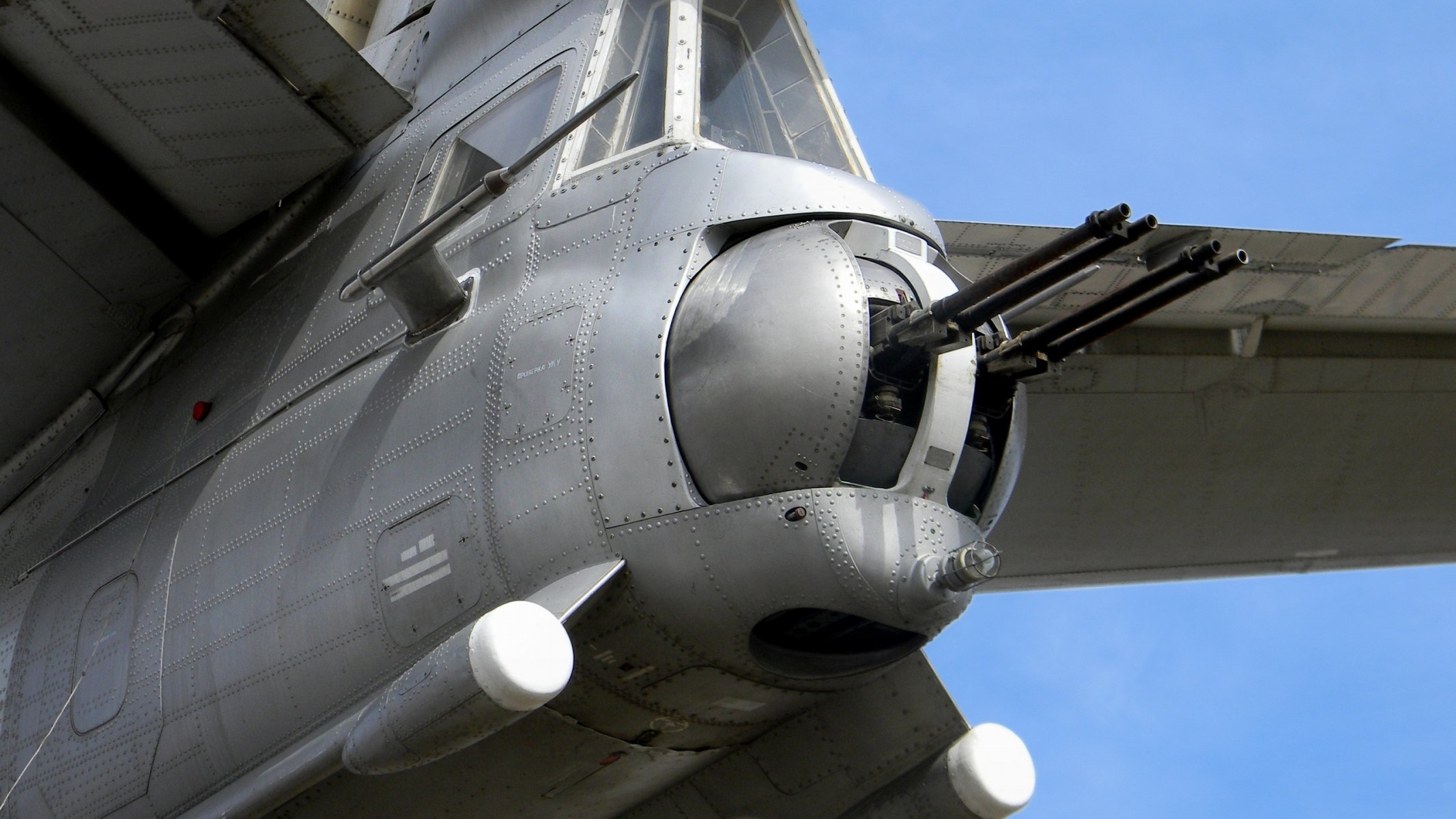 tu-95ms cola cañón gsh-23 cielo remachado