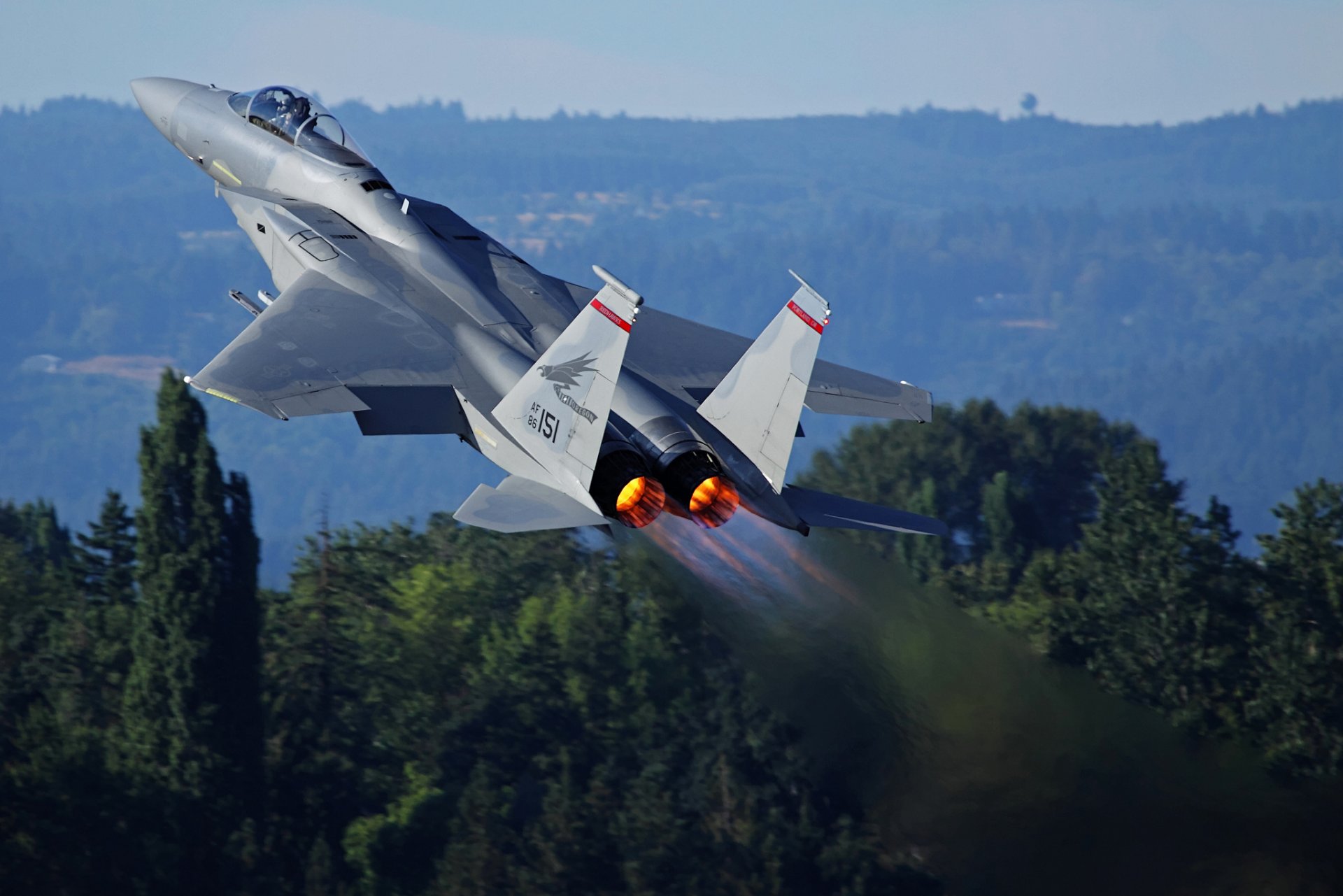 plane mcdonnell douglas f-15 eagle off of the nozzle thermal footprint