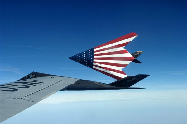 Avión invisible en forma de bandera de Estados Unidos